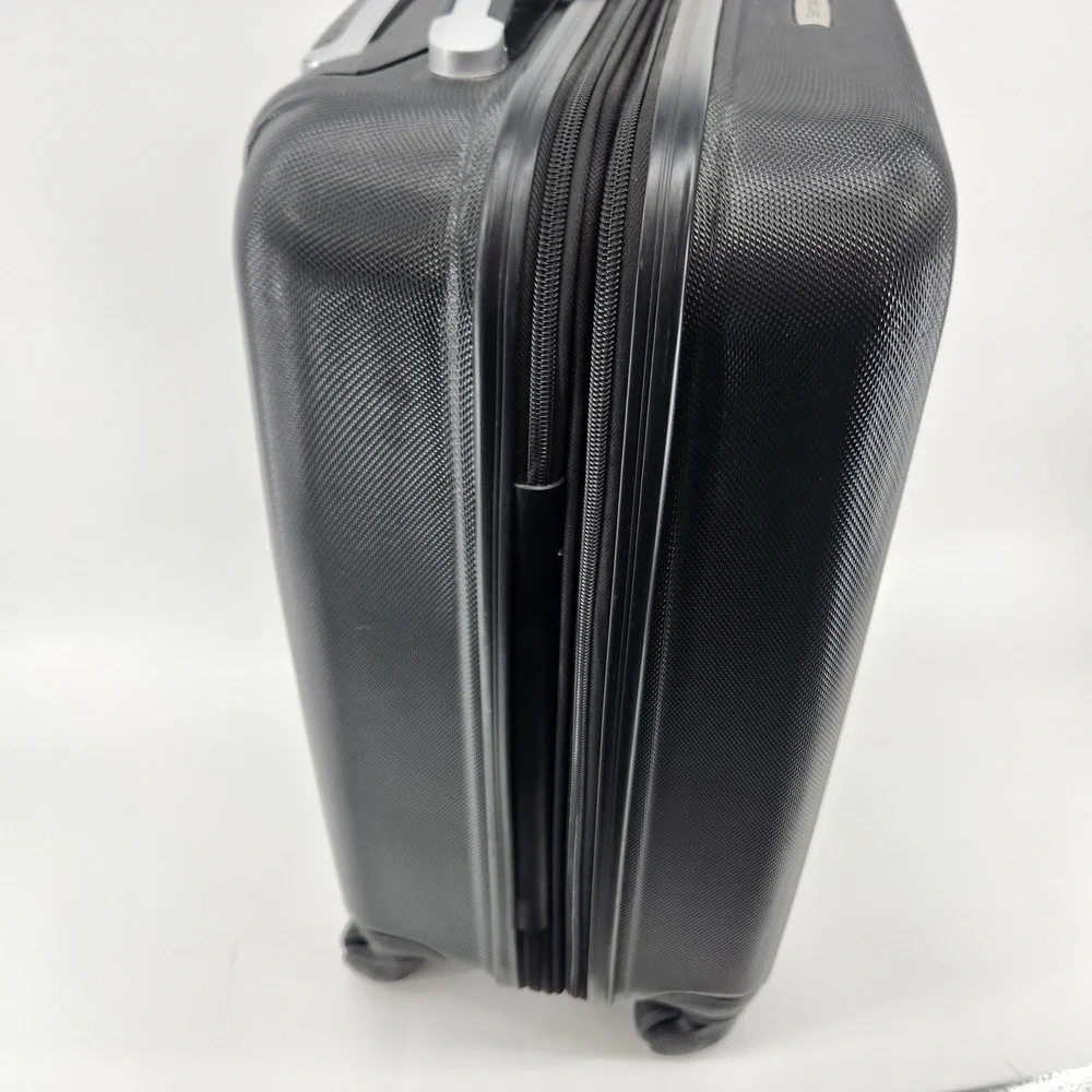 Samsonite 22 Inch Black Expandable Hard Side Spinner Carry On Luggage Suitcase